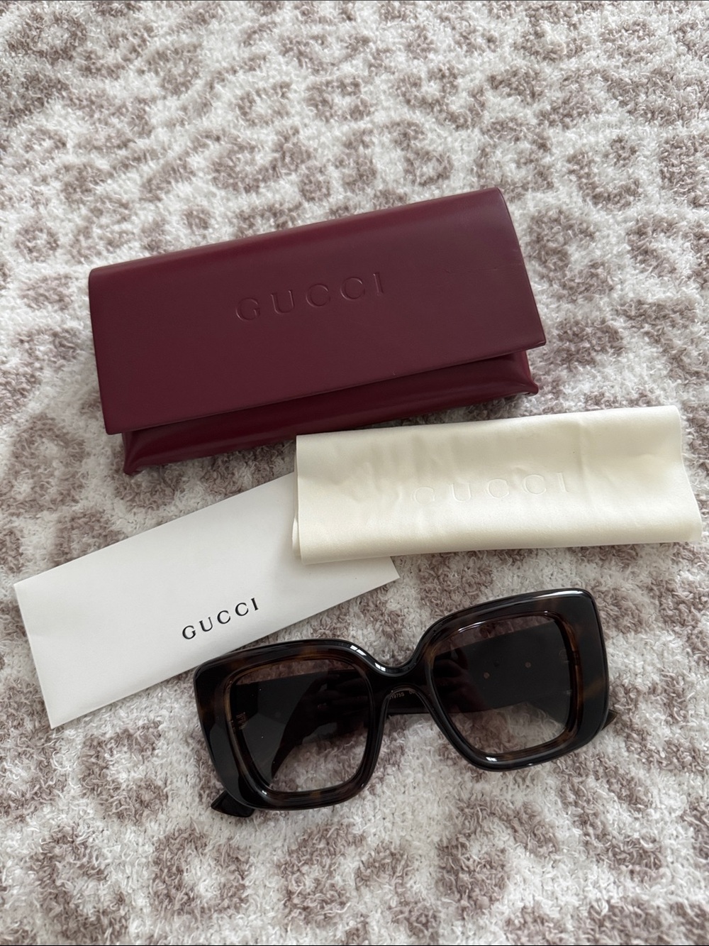 NEW GUCCI Butterfly Frame Sunglasses - Picture 3 of 7